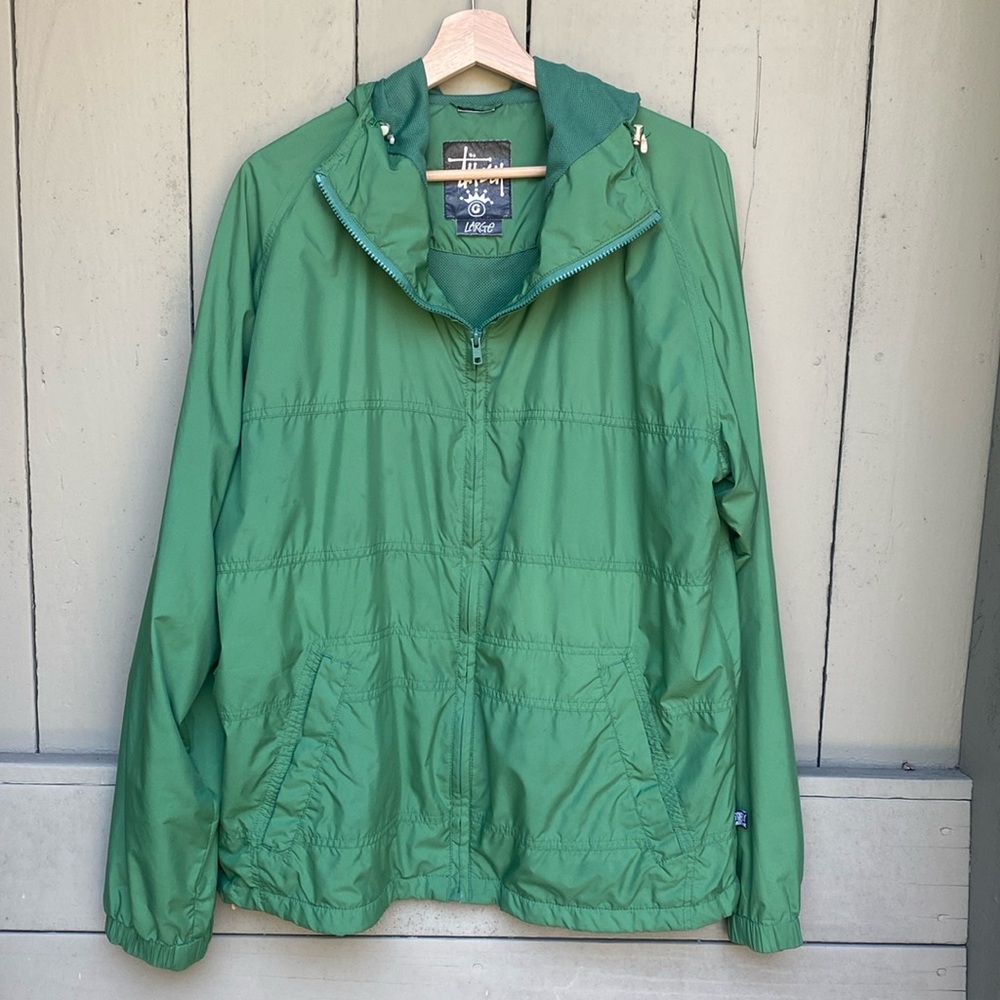 STUSSY 💚 Mens vintage lined hooded water resistant jacket (like NEW!)